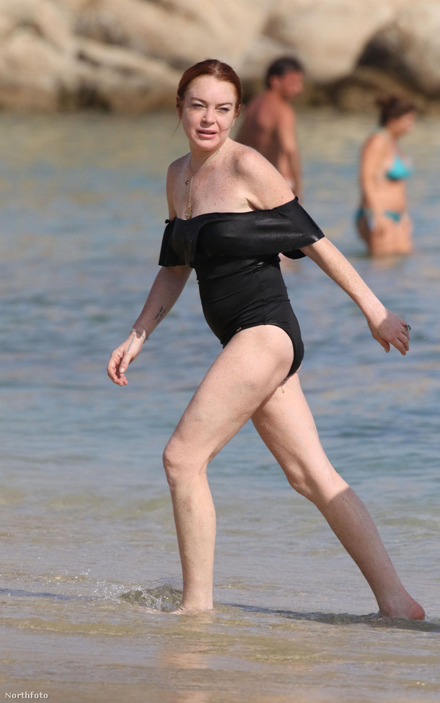 A színészkedéshez visszatérő 31 éves Lohan jól néz ki, szó se róla, de amint látszik, nem koplalt, kardiózott és szálkásított felváltva tél végétől, hogy mostanra kész legyen a bikiniteste.