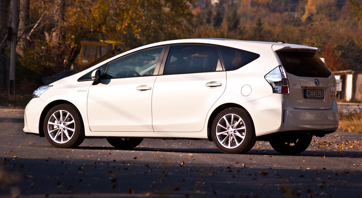 Prius+ 2012-24