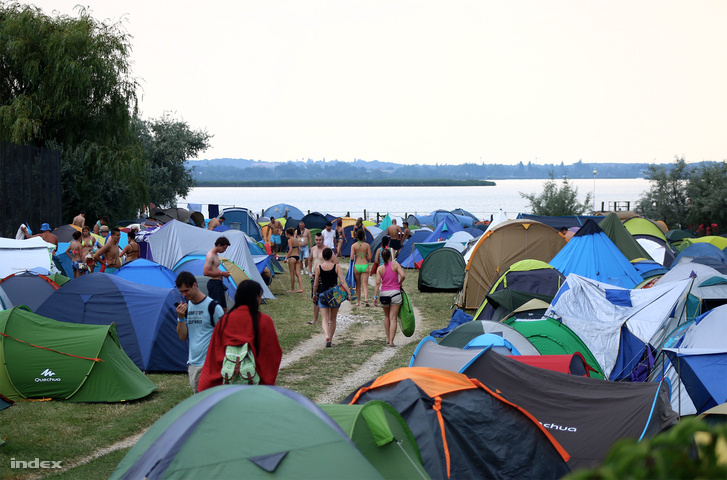 Sátrak a 2015-ös fesztiválon