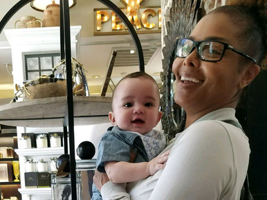 A nap leghelyesebb párja: a vásárolgató Janet Jackson és féléves kisfia