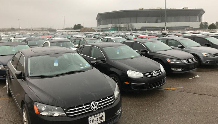 Visszavásárolt csalós dízel-Volkswagenek egy amerikai gyűjtőplaccon