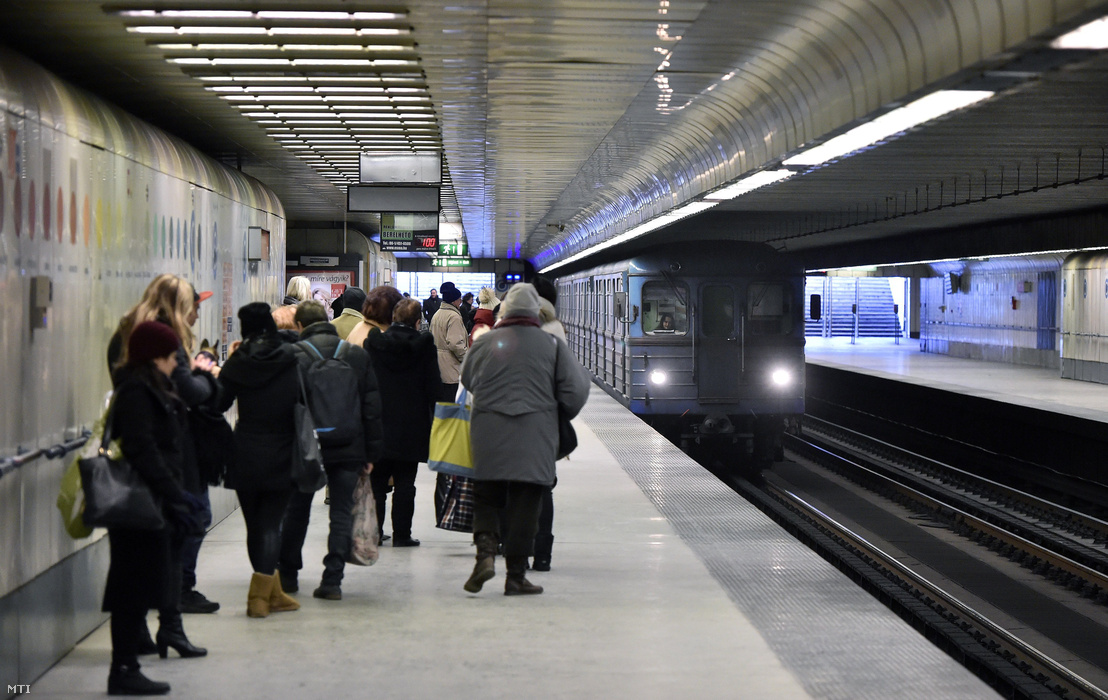 A 3-as metróvonal Újpest városkapu állomása