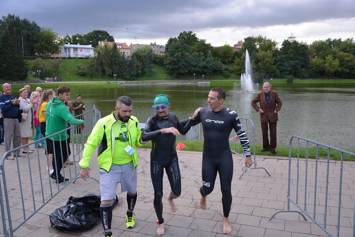 Orbán Csaba és Breuer-Orbán Károly az úszás végén