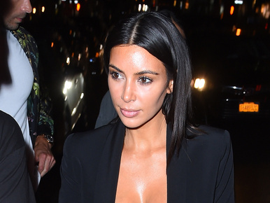 Kim Kardashian kivételesen felöltözött, de az Instagram így is őrjöng