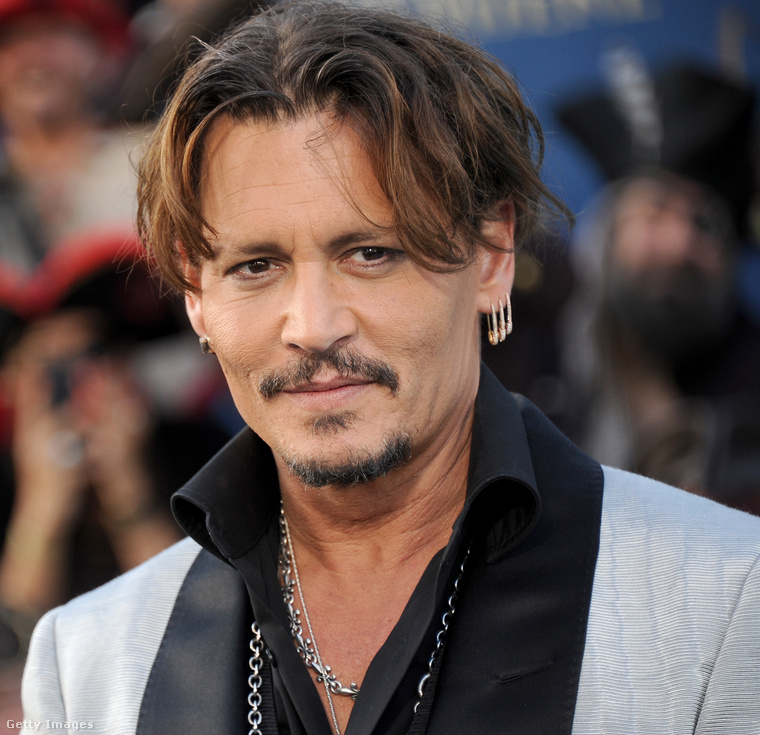 Az iménti képeken Jack Christopher Deppet láthatták, aki Johnny Depp (és Vanessa Paradis) fia.