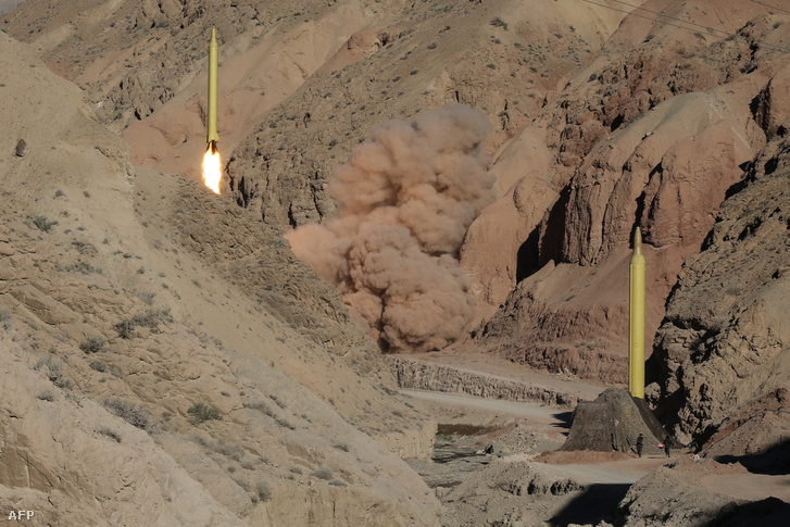 Az iráni Forradalmi Gárda teszteli a 2 Kadr H típusú rakétát 2016. március 9-én