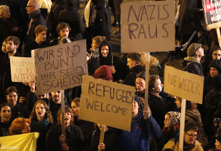 AfD-ellenes tüntetés Berlinben, vasárnap este