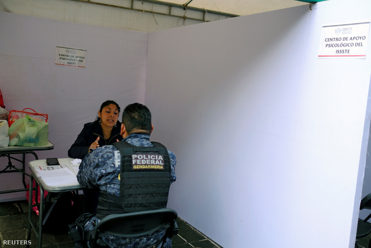 2017-09-26T205444Z 384921931 RC1DA72AA9E0 RTRMADP 3 MEXICO-QUAKE
