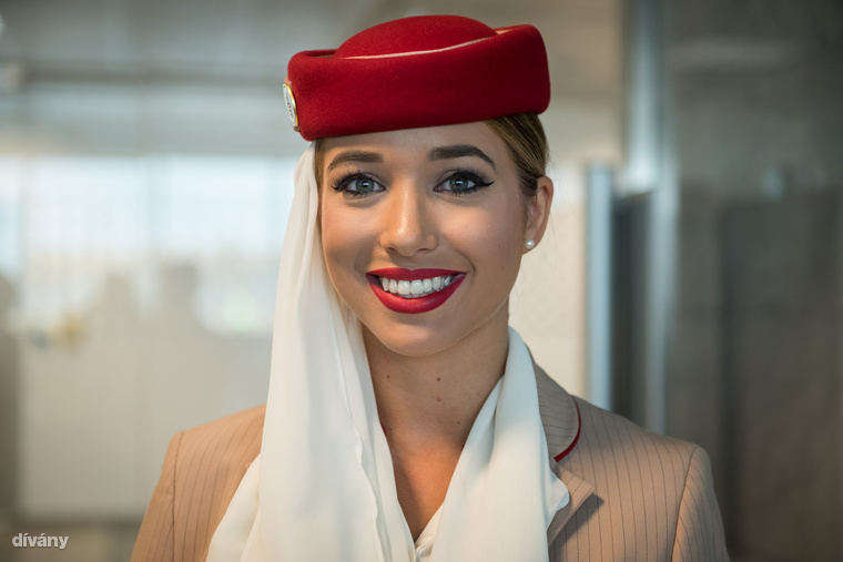 Vas Vanda négy éve dolgozik az Emiratesnél, két évig a turistaosztályra volt beosztva...