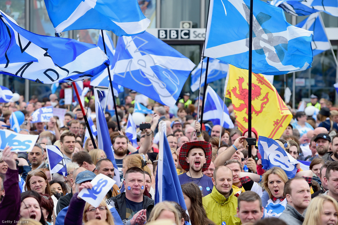 Az elszakadást támogatók a skóciai referendum kampányának idején.