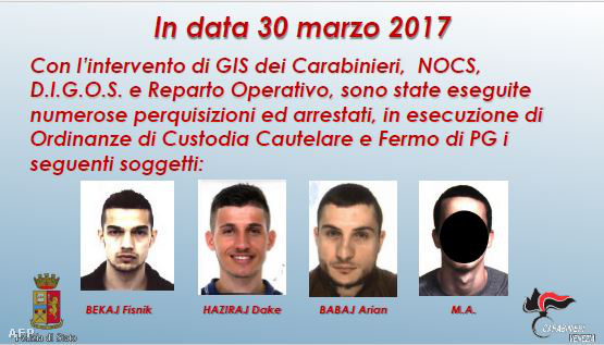 Az olasz rendőrség által kiadott kép a 2017. március 30-án, terrorizmus gyanújával letartóztatott férfiakról, akik a Rialto-hidat készültek felrobbantani.