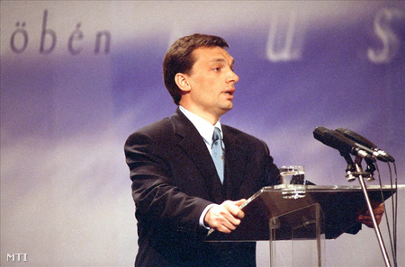 Budapest, 1999. február 4. Orbán Viktor országértékelő beszéde a Vigadóban