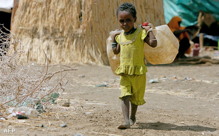 Eritreai kislány egy szudáni menekülttáborban