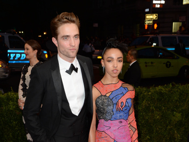 Robert Pattinson és menyasszonya szakítottak