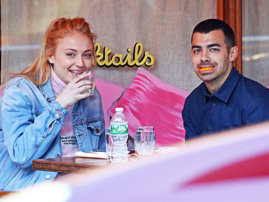 Sophie Turner igent mondott - összeházasodnak Joe Jonasszal
