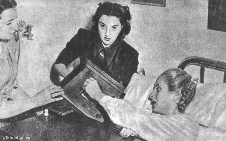 Eva Duarte de Perón (Evita). Szavazás a Hospital de Avellanedában, 1951