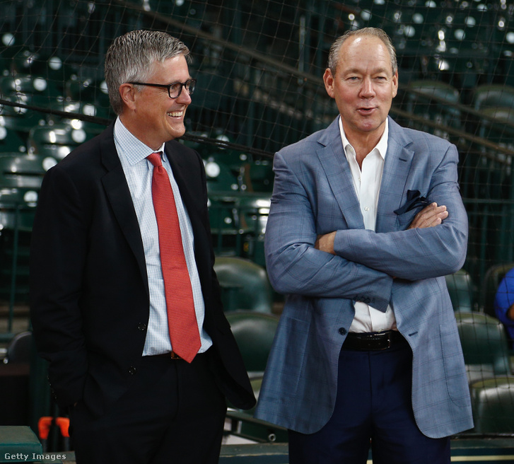 Az Astros sportigazgatója, Jeff Luhnow és a tulajdonos, Jim Crane