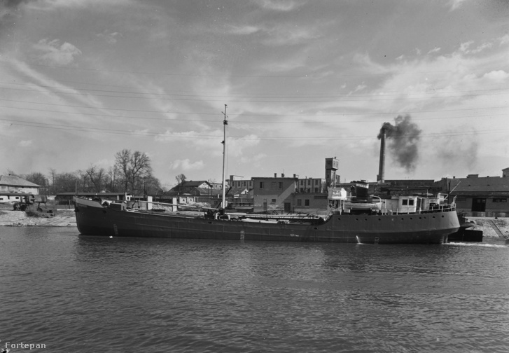 A Budapest 1958-ban, átalakítása után. 1962-ig hajózott, 1988-ban bontották le.