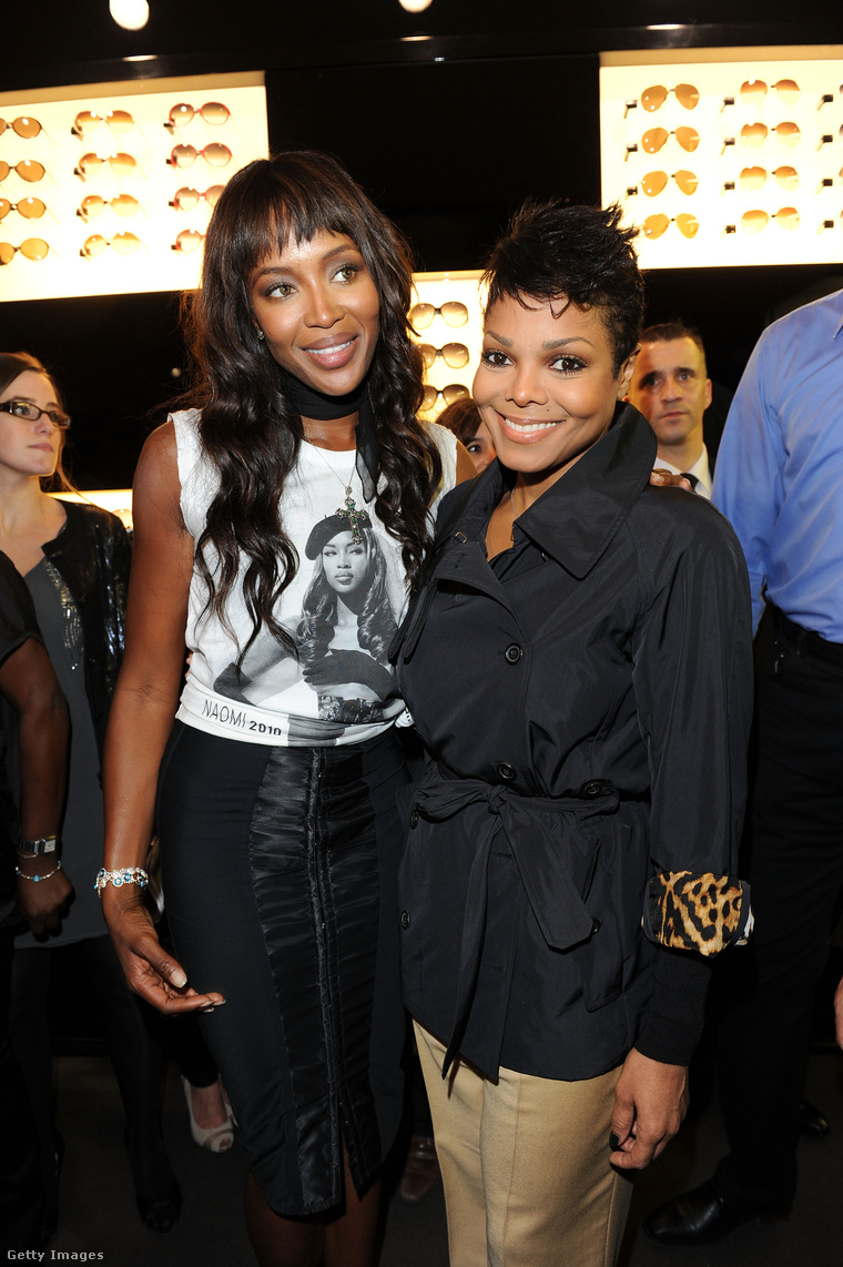 Janet Jackson és Naomi Campbell a párizsi divathéten 2010 októberében