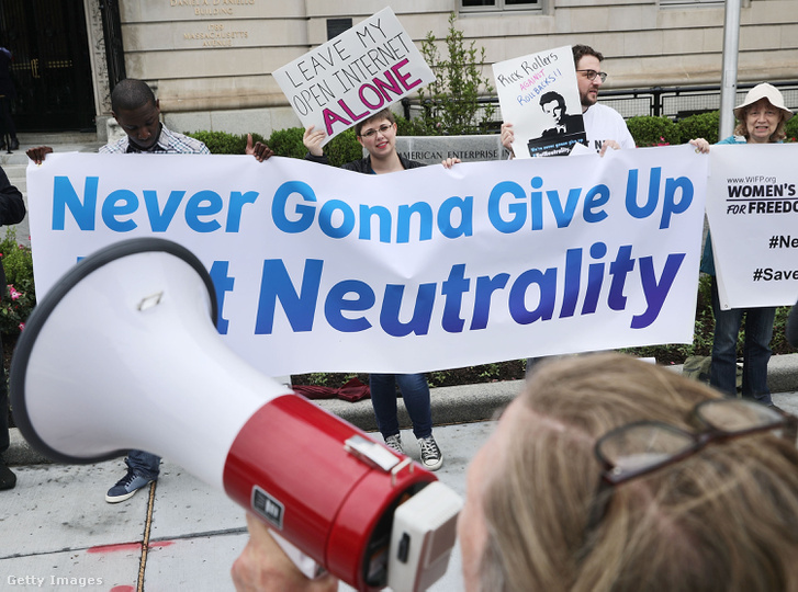 A netsemlegesség mellett tüntetők Washingtonban 2017. május 5-én