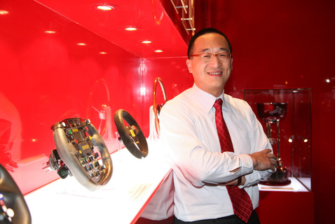 The-999-Ferrari-owner-Johnson-Zhang