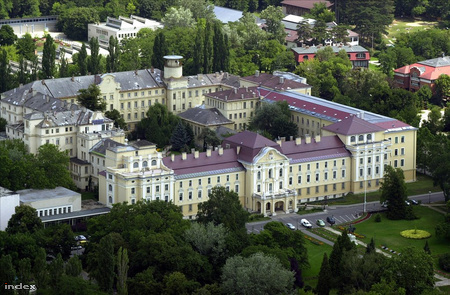 A Gödöllői Egyetem központi épülete