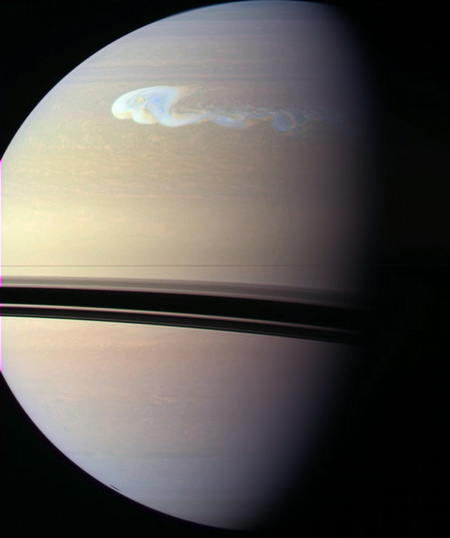 A Cassini felvétele a viharzónáról december 24-én