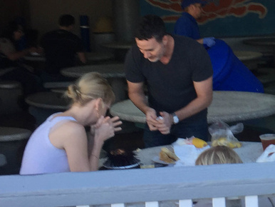 Erre az úriemberre cserélte le Anna Faris Chris Prattet