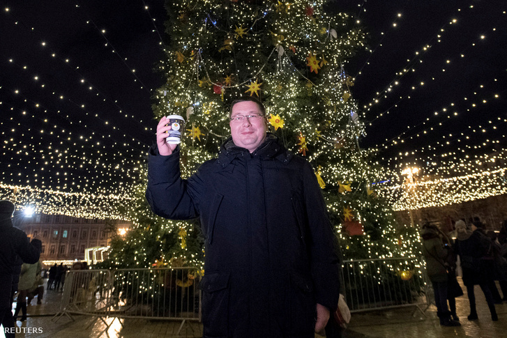 Sztanyiszlav Jezsov 2016. december 27-én, egy karácsonyi vásárban.