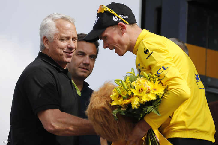 Greg LeMond gratulál a 2013-as Tour de France-on Chris Froome-nak