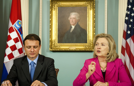 Hillary Clinton horvát kollégájával,  Gordon Jandrokovic-csal találkozott, megbeszélésük előtt szólt az egyiptomi helyzetről