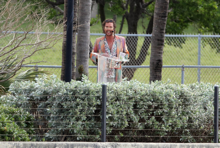 Matthew McConaughey a The Beach Bum forgatásán, Miamiban.