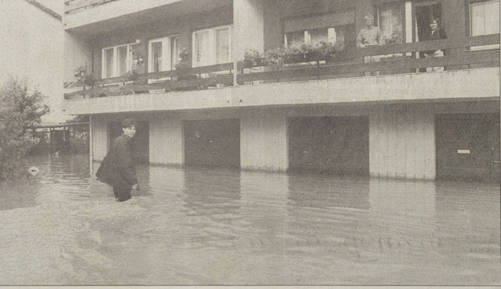 A Dera-patak áradása miatt, víz alá került Pomáz egy része 1999 nyarán