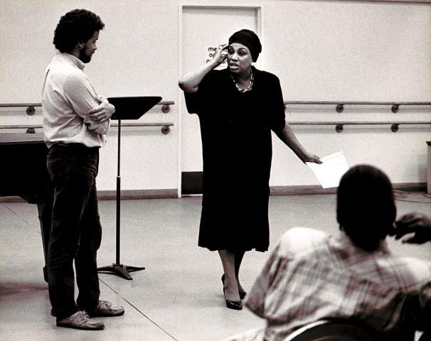 Leontyne Price a Met mesterkurzusán (mellette Michael Davis tenor), 1986