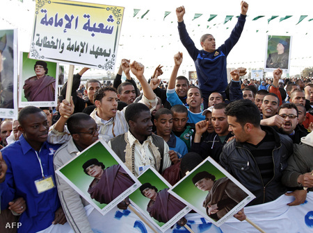 Kadhafi hívei is tüntetnek
