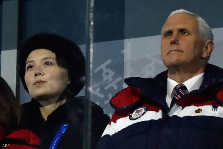 Mike Pence amerikai alelnök és Kim Jodzsong a téli olimpián