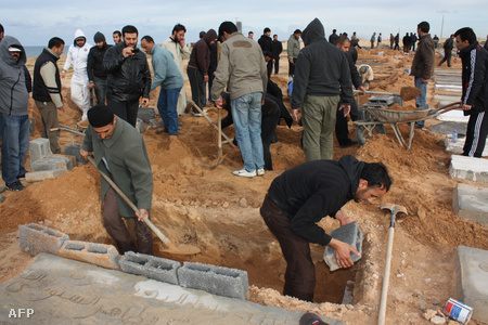 Tömeges temetés Tripoliban