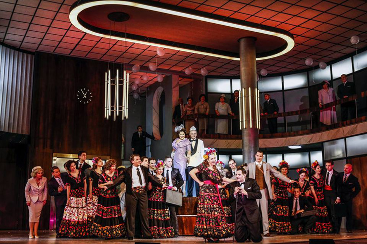 A Budapesti Operettszínház Kékszakáll-előadásának színpadképe