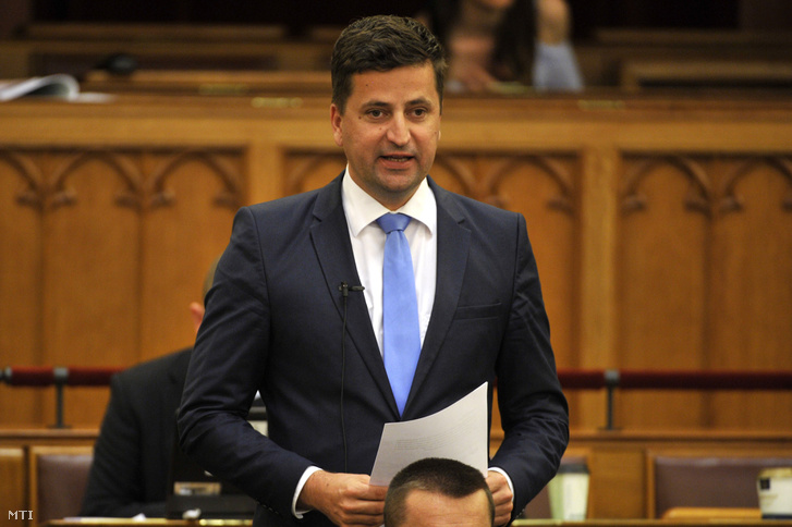 Kepli Lajos a Jobbik képviselője azonnali kérdést tesz fel az Országgyűlés plenáris ülésén 2017. május 29-én.