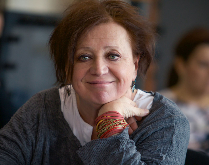 Csákányi Eszter