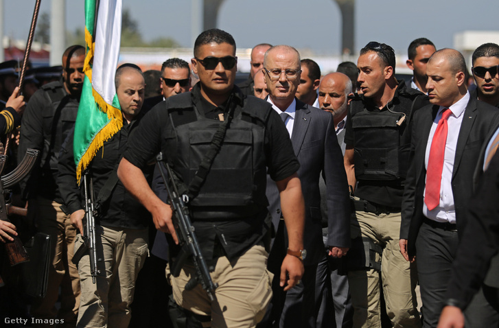 Rámi Hamdalláh palesztin miniszterelnök (k)