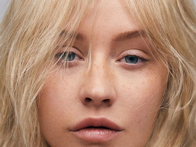 A smink nélküli Christina Aguilera pont úgy néz ki, mint egy 16 éves tinilány