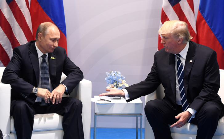 Vlagyimir Putyin és Donald Trump 2017 júliusában Hamburgban