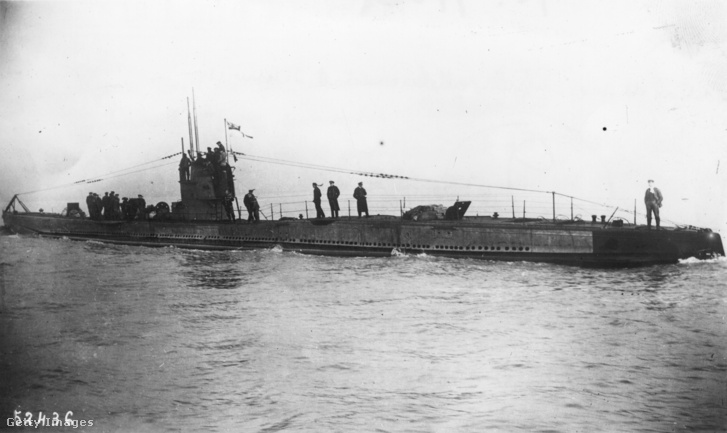 Elfogott német tengeralattjáró az I. világháború végén