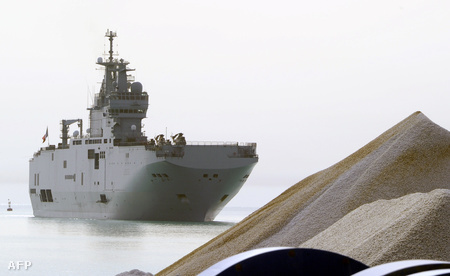 Francia hadihajó segélyszállítmánnyal a fedélzetén érkezik Tunéziába