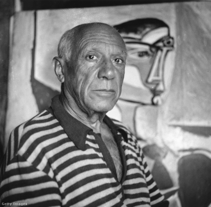 Picasso festménye előtt