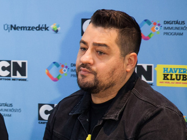Fél év kemoterápiás kezelés várhat Molnár Ferenc Caramel kislányára