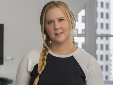 Amy Schumer úgy mutatta meg a terhességtől egyre jobban kerekedő hasát, mint még soha senki