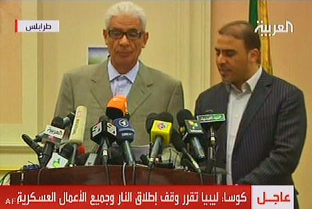 Az azonnali tűzszünetet bejelentő líbiai külügyminiszter, Musza Kusza