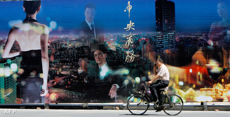 Ingatlanbefektetési reklám Pekingben